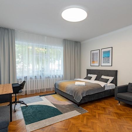 Downtown 4Bd Master Apartment By Hostlovers Κάουνας Εξωτερικό φωτογραφία