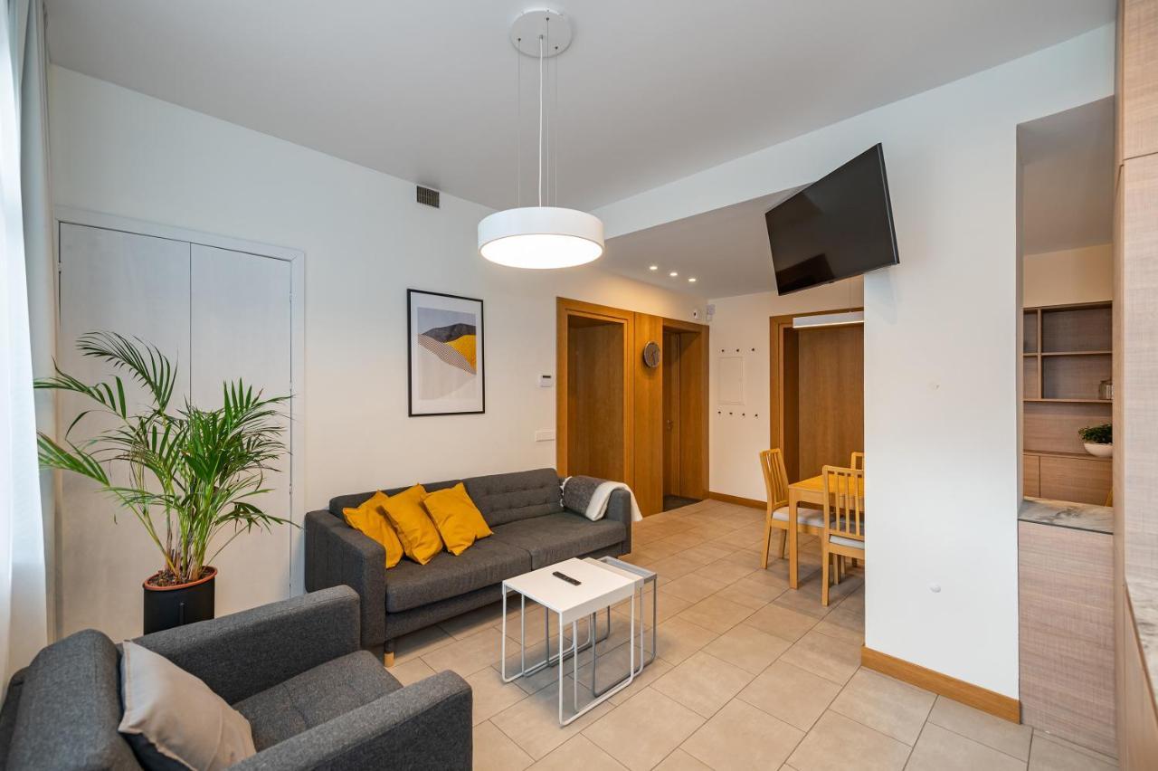 Downtown 4Bd Master Apartment By Hostlovers Κάουνας Εξωτερικό φωτογραφία